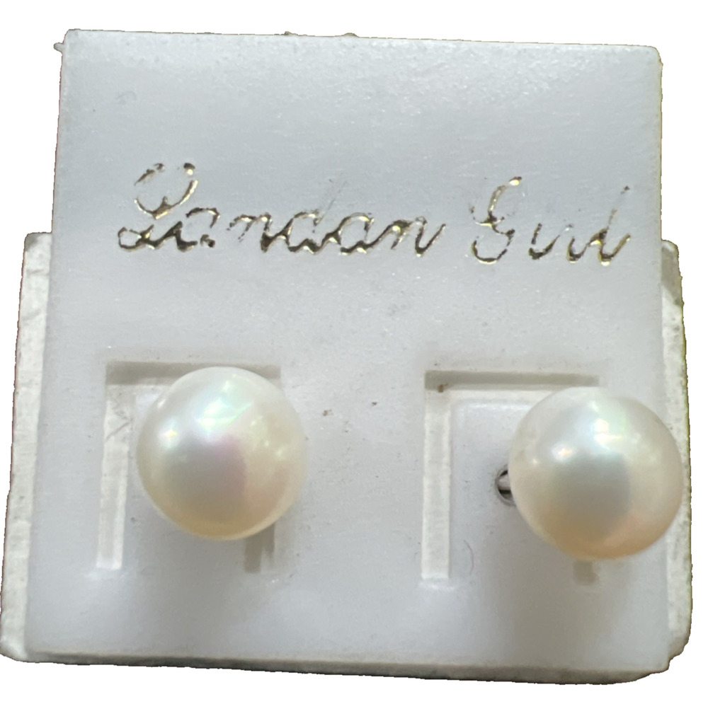 VTG London Girl Freshwater Pearl Stud Earrings Classic White Round Jewelry